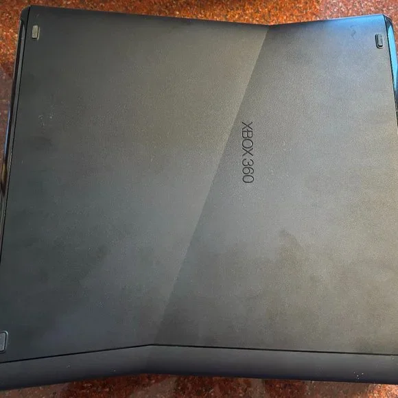 X-Box 360 S Console with Kinect (EUC, In Box) - Picture 7 of 11